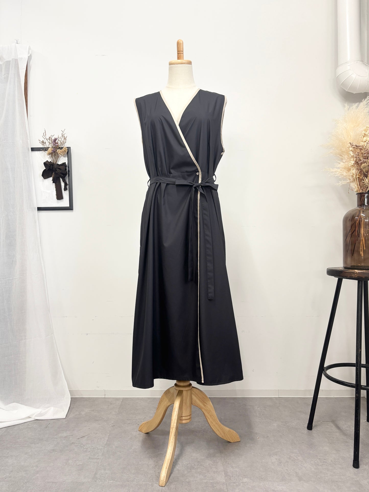レイヤーエプロンドレス black