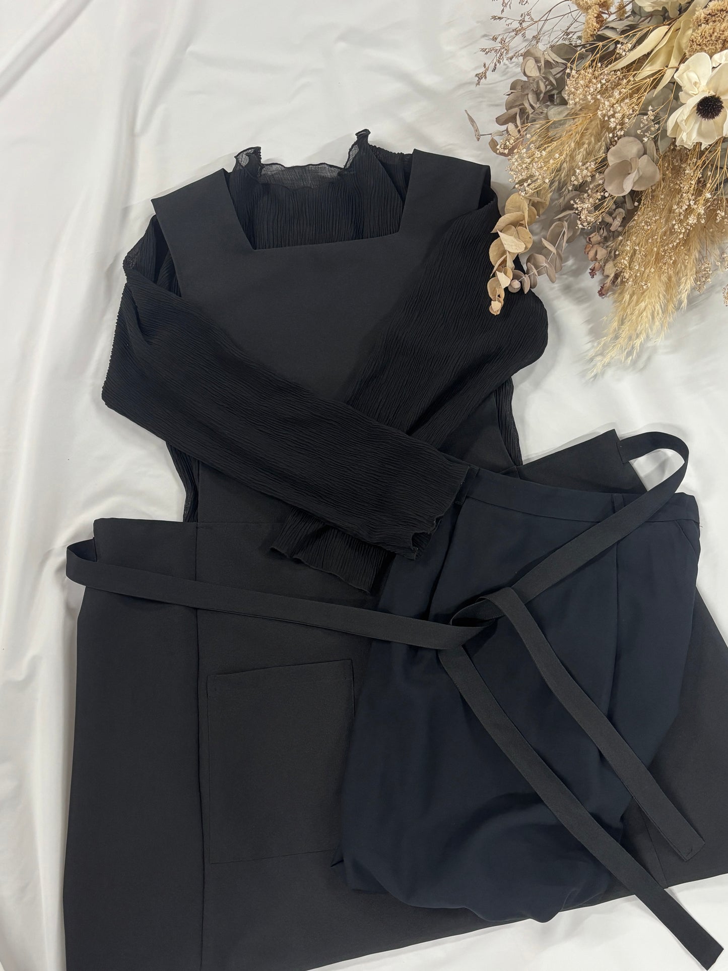 オーラエプロンドレス black