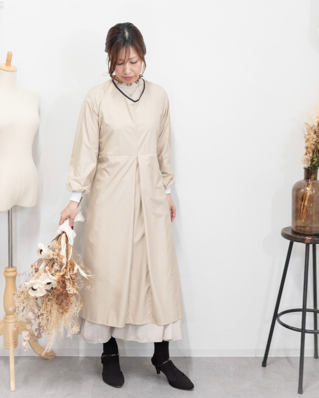 ロングスリーブエプロンドレス beige