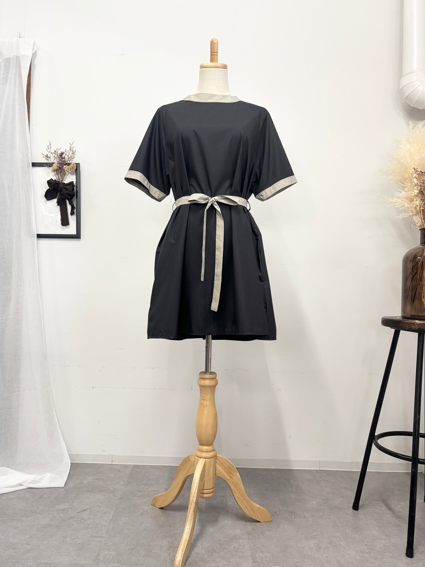 チュニックエプロンドレス black