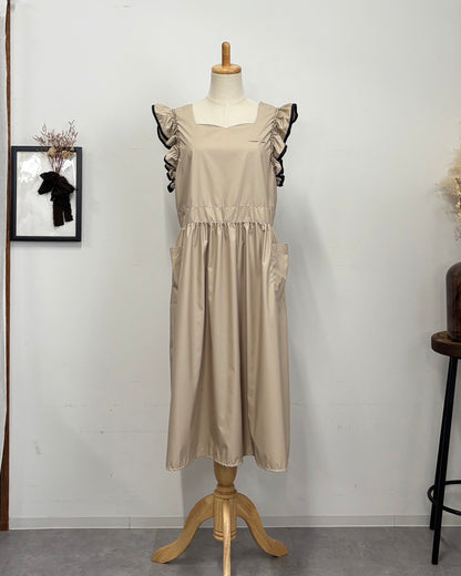 フリルエプロンドレス beige
