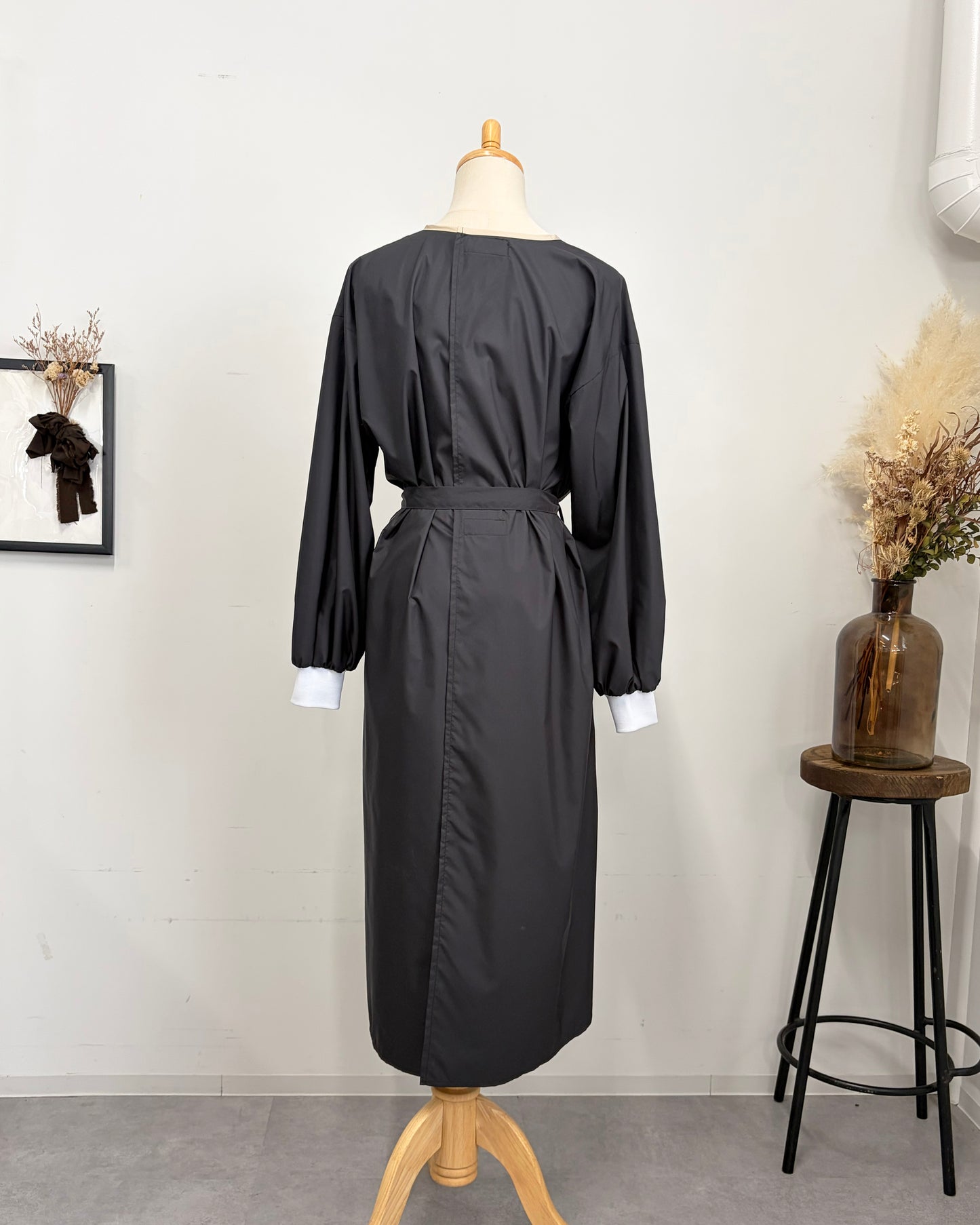 ロングスリーブエプロンドレス black