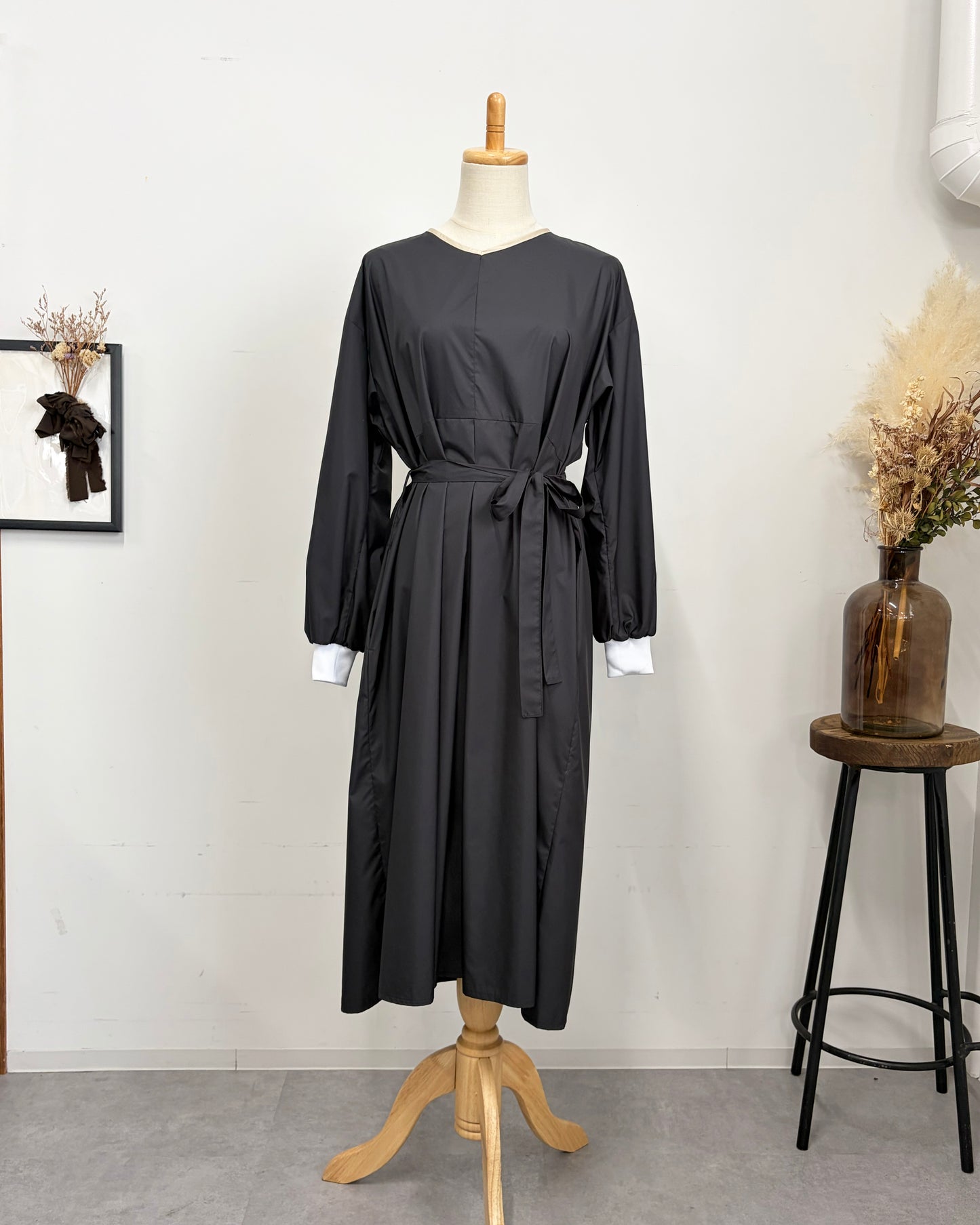 ロングスリーブエプロンドレス black