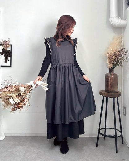 フリルエプロンドレス black