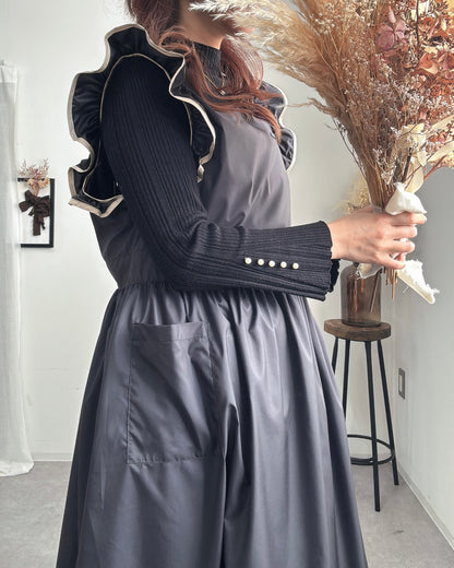 フリルエプロンドレス black