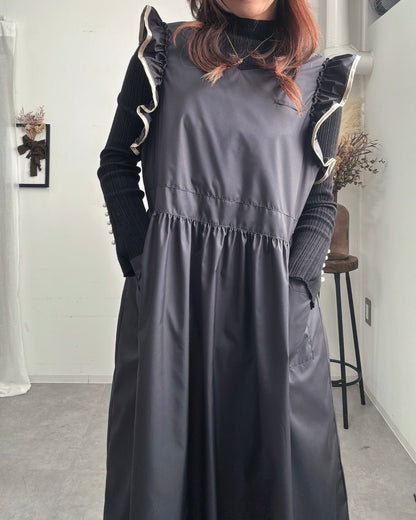 フリルエプロンドレス black