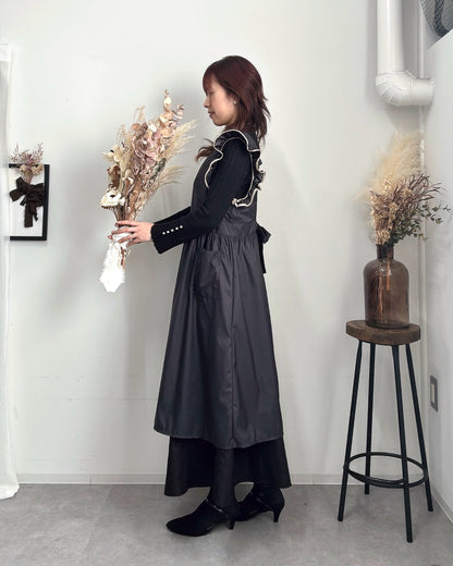 フリルエプロンドレス black