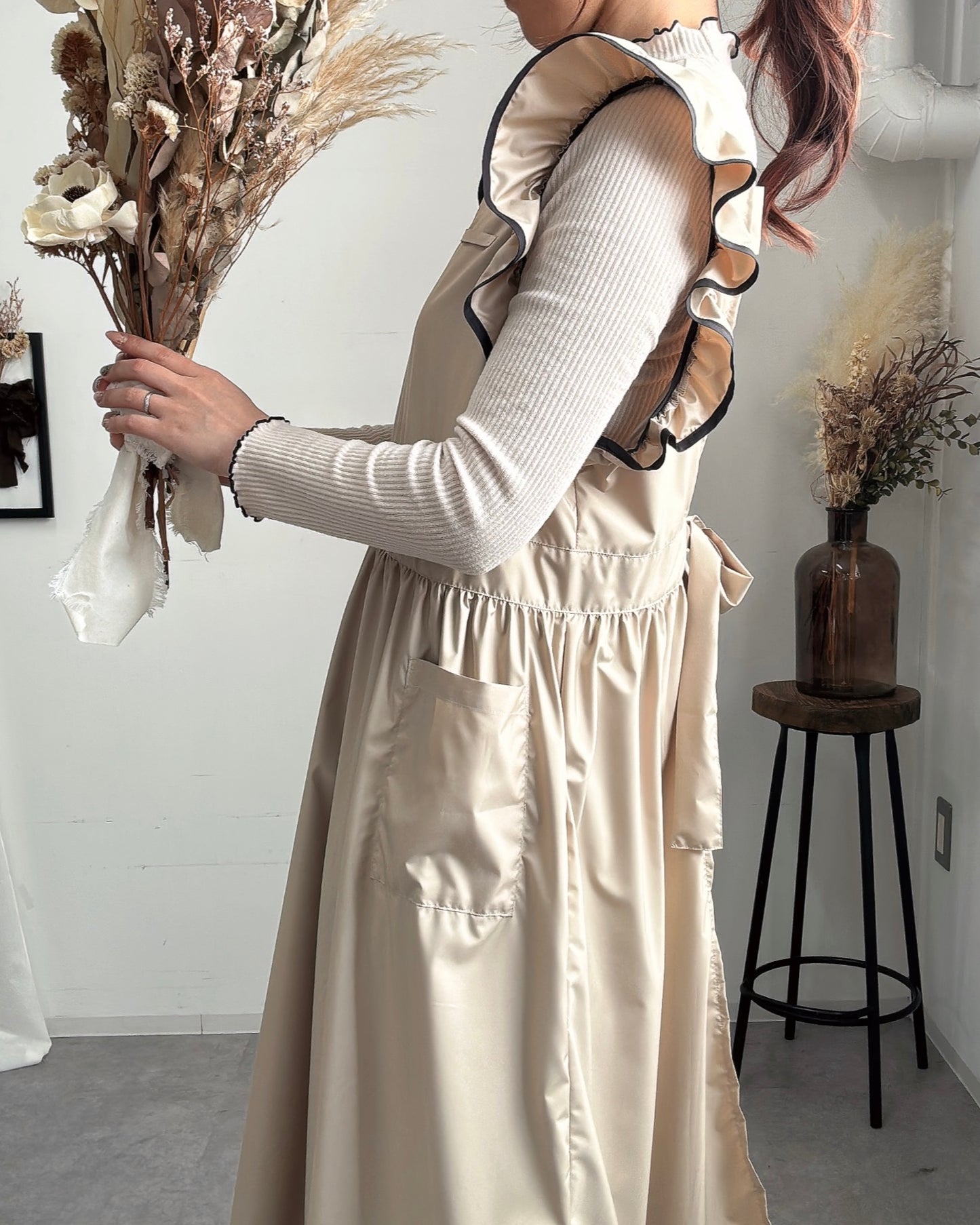 フリルエプロンドレス beige