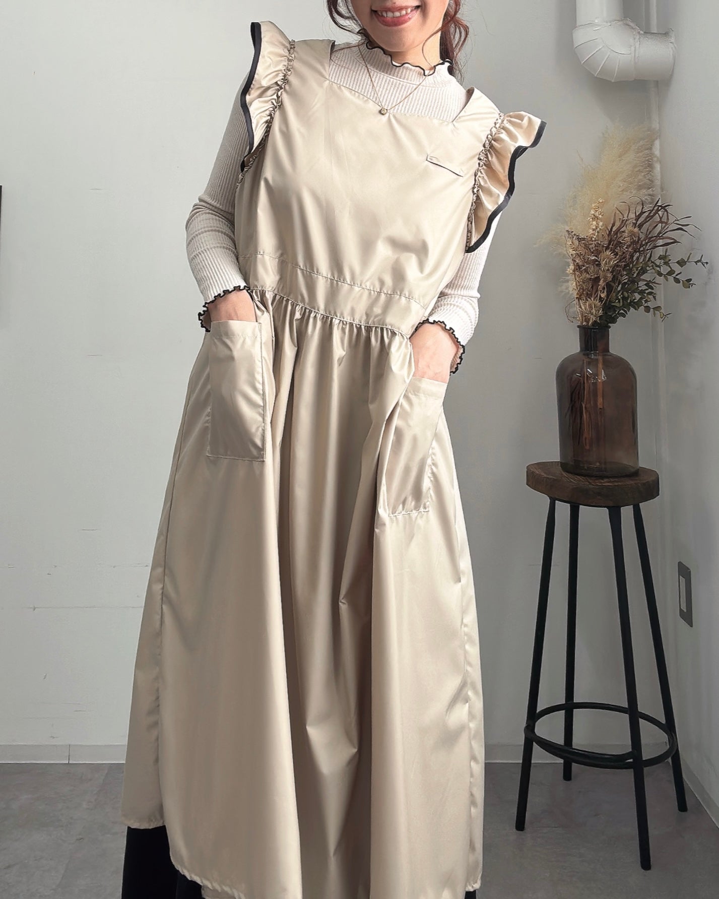 フリルエプロンドレス beige