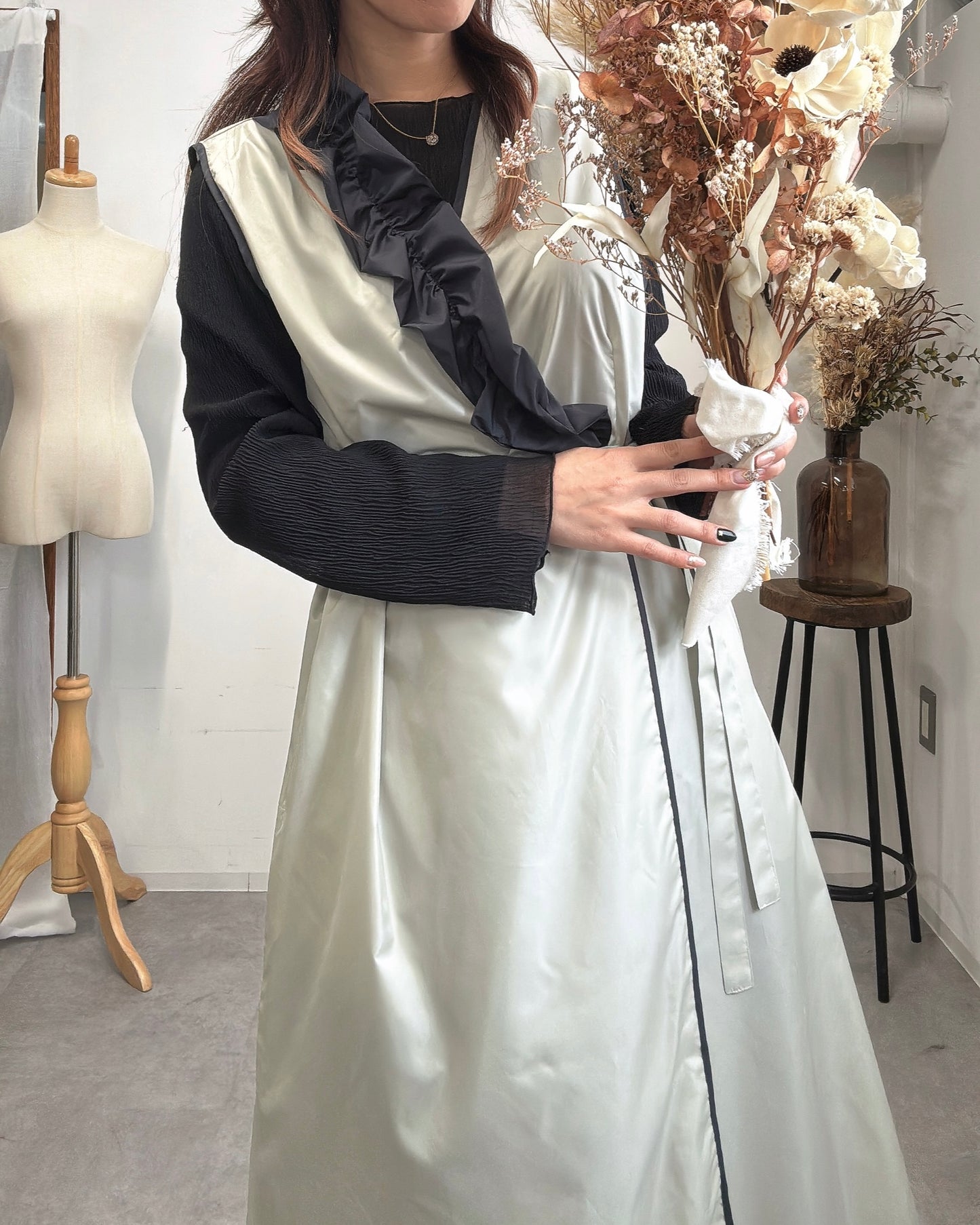 アシメフリルエプロンドレス light gray