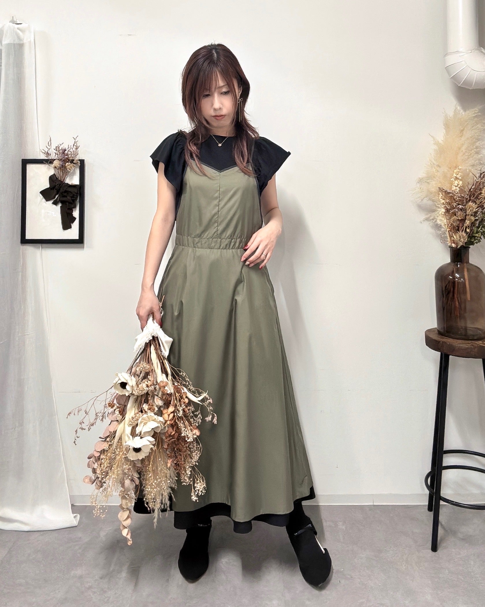 【未使用】mifumiさま　クロスギャザーのエプロンドレス　森のぼおる キャミソールエプロンドレス khaki – MODE Sister